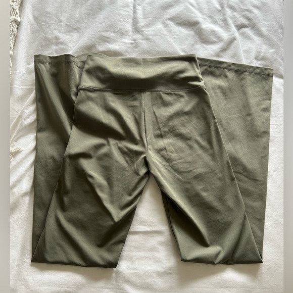 AE The Everything Highest Waist Flare Legging - Picture 6 of 7